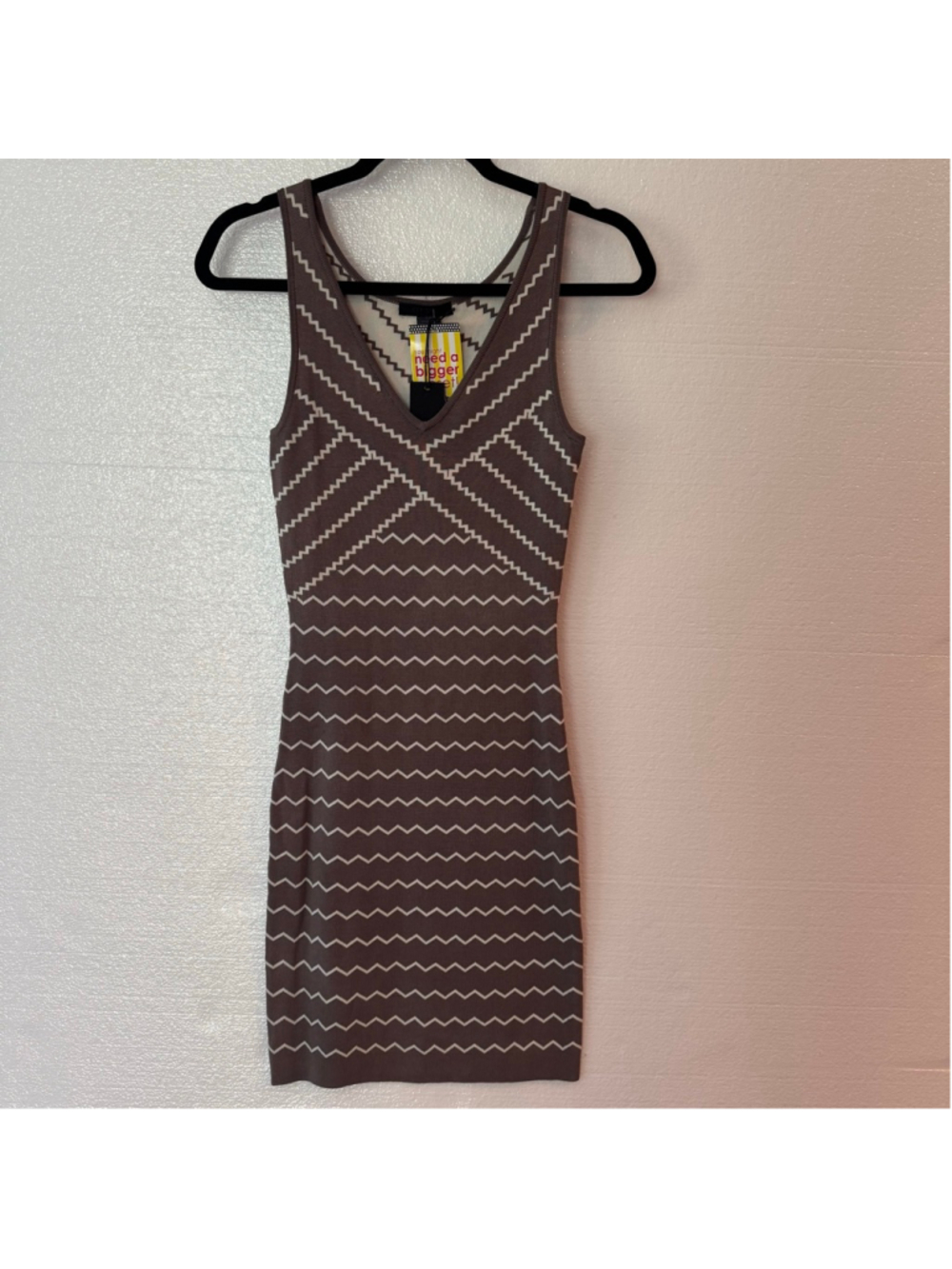 NWT Kerisma Taupe White Zigzag Knit Bodycon Mini Dress M